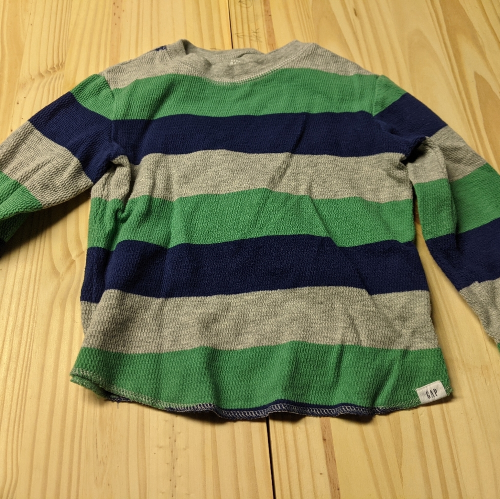 GAP KIDS Lot of *Four* Gap 3T shirts kids bundle